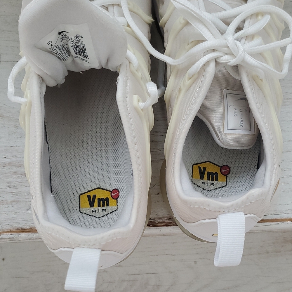 Nike White Lace-Up Sneakers - Picture 5 of 5